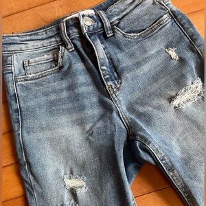 Vervet Blue size 24 0, inseam 27 distressed denim straight leg jeans